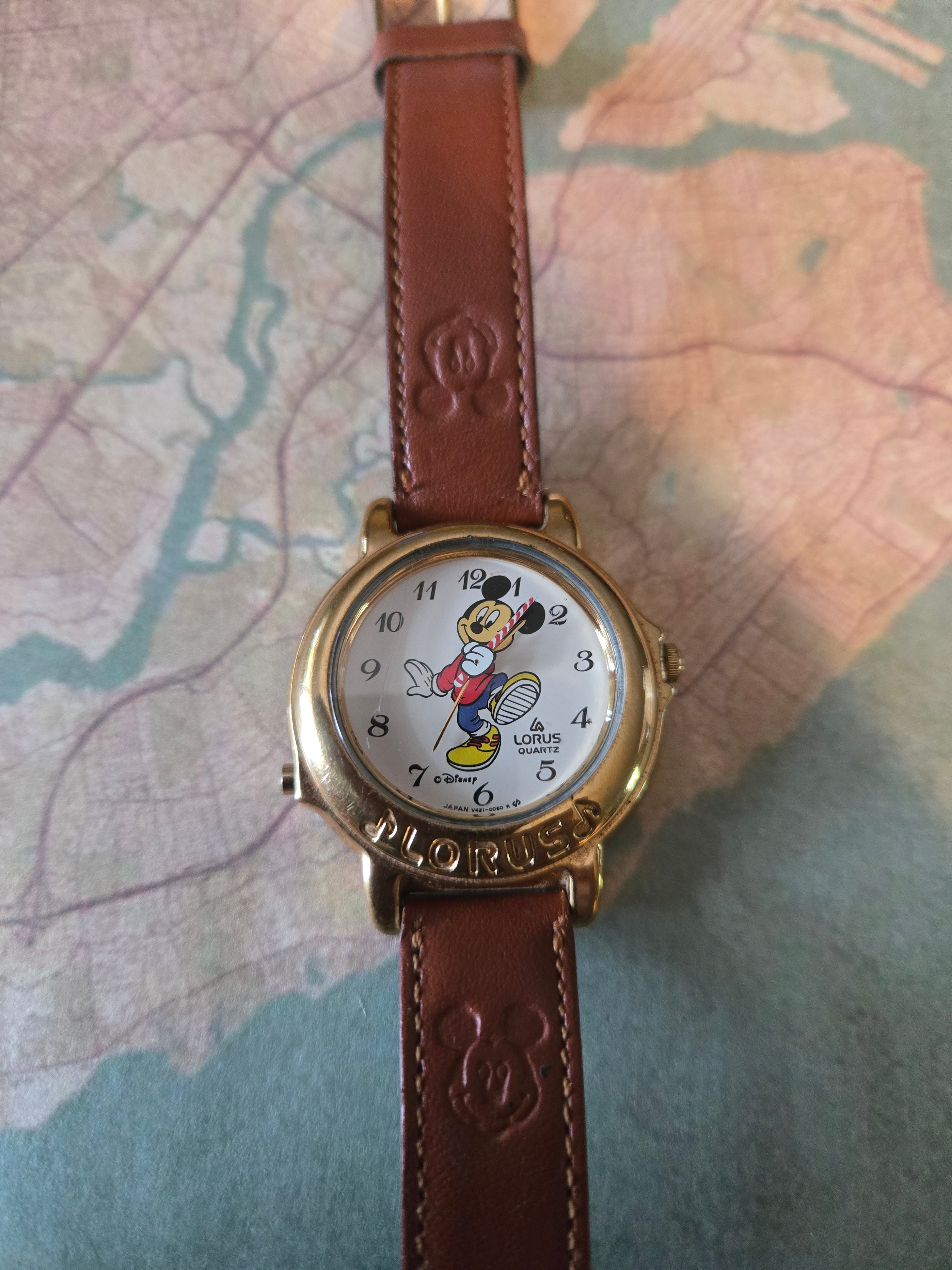 Disney Mickey Mouse Lorus V421-0060 R Quartz Musical Watch