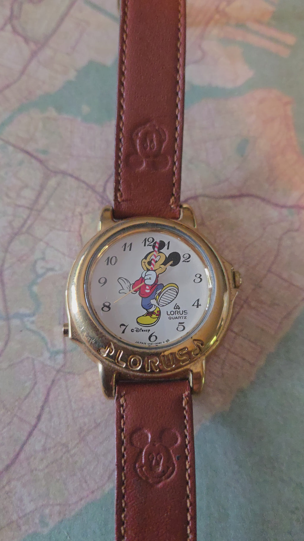 Disney Mickey Mouse Lorus V421-0060 R Quartz Musical Watch